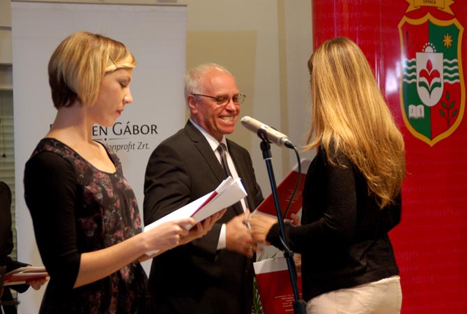 Ösztöndíj szerződések aláírása az Európa Kollégiumban 2015. október 9. képek